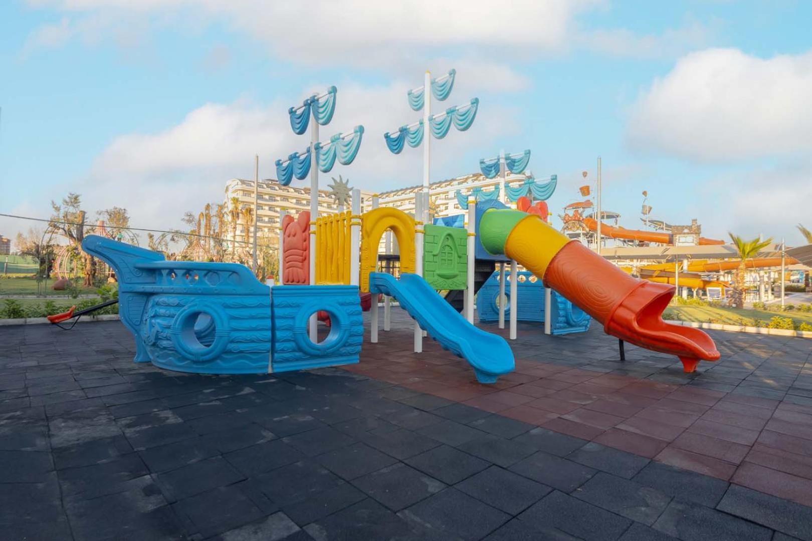 Dream Water World Hotel Side Exterior foto